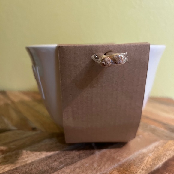 Rae Dunn “YUMMY” noodle bowl and chopsticks set. - Picture 5 of 8